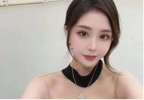 戴头套的吃瓜女博主视频,揭秘网络红人的神秘面纱
