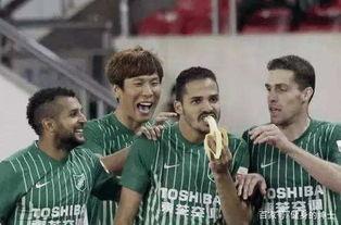 肌肉男吃瓜的视频,揭秘健身圈幕后故事