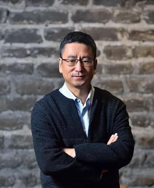 白岩松吃瓜视频,揭秘娱乐圈幕后故事