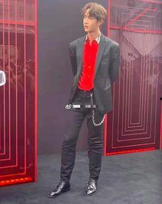 今日吃瓜视频王一博微博