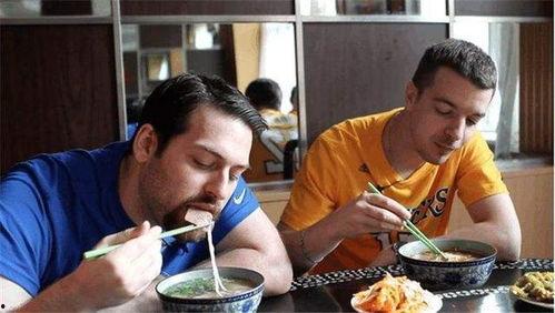 外国人吃金耳瓜视频在线观看,在线观看趣味横生